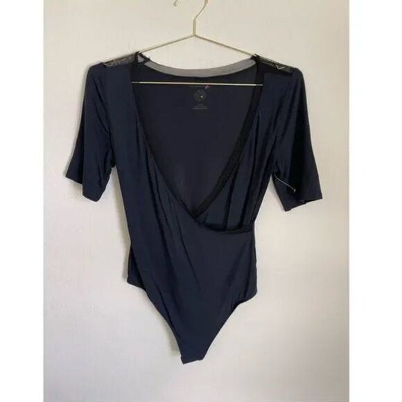 INTIMATELY FREE PEOPLE Navy Blue Short Sleeve Bodysuit Size Medium NWOT - Picture 1 of 6